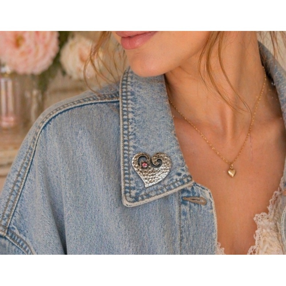Vintage Heart‎ Brooch Hammered Silver Pink Rhinestone Soft Girl Romantic DD Pin